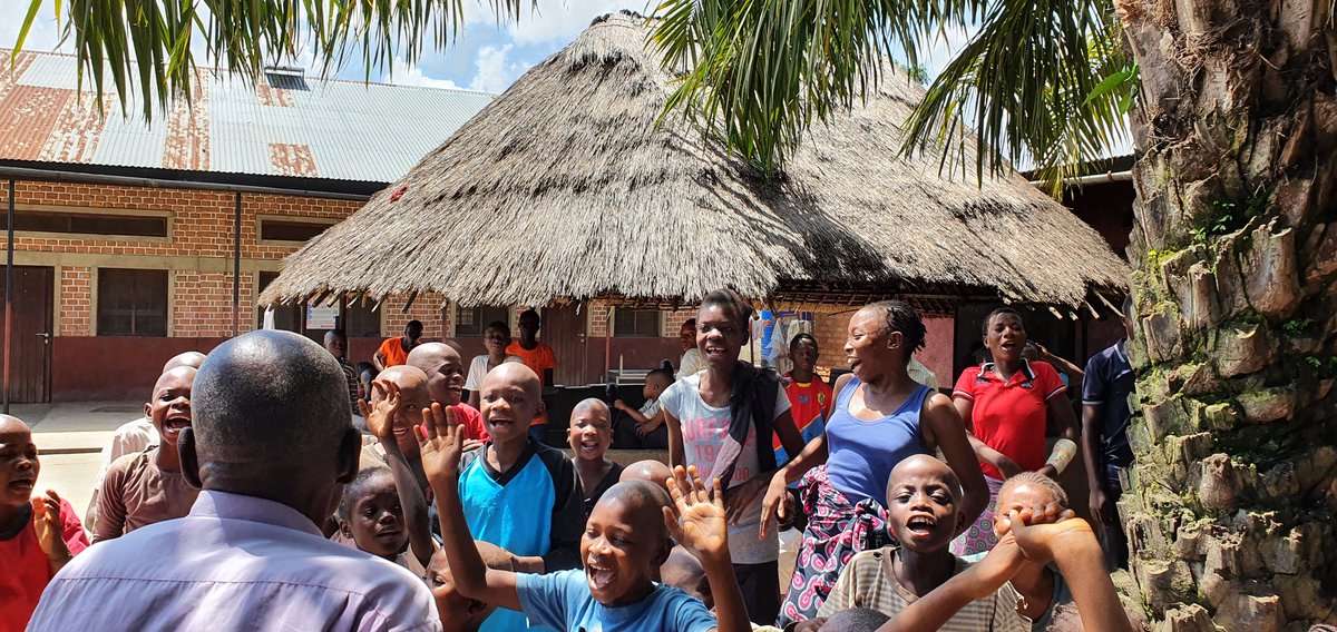 Avec le Belge Père Ivo, nous avons visité le beau projet Mpokolo Wa Muoyo (source de vie) un refuge pour enfants sans-abri, soutenu par le  @provinciewvl via la ville de Torhout (8/11)