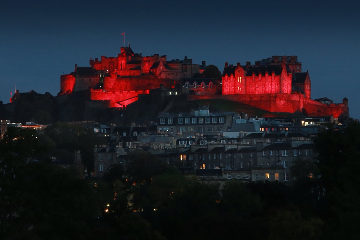 edinburghcastle's tweet image. To mark World Aids Day, the castle will be lit red this evening.