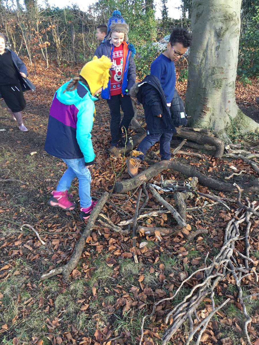 RSch_Year2's tweet photo. What an amazing afternoon! Thank you Mrs Goldsbrough and Mr Goldsmith. 2JA has a wonderful time and learnt even more incredible facts about the Great Fire of London. #strengthofcharacter #foresctschool https://t.co/QNF9PYdVrU