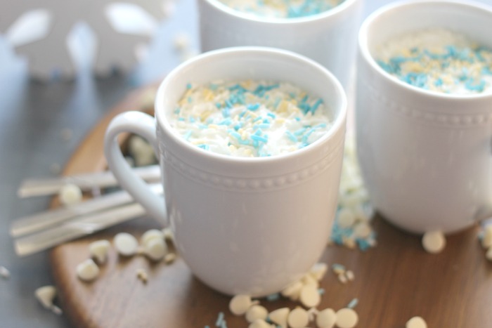 #ad The Jolliest Elf: Lil' Rey is the sweetest holiday short. We were inspired to make some warm &amp; delicious Frosty's Blue Hot Cocoa inspired by the movie. Click over for the #recipe &amp; link to watch! gingersnapcrafts.com/2020/12/frosty… <a href="/thejolliestelf/">l a u r a 🌼</a>
#TheJolliestElf #JolliestElf #lilrey