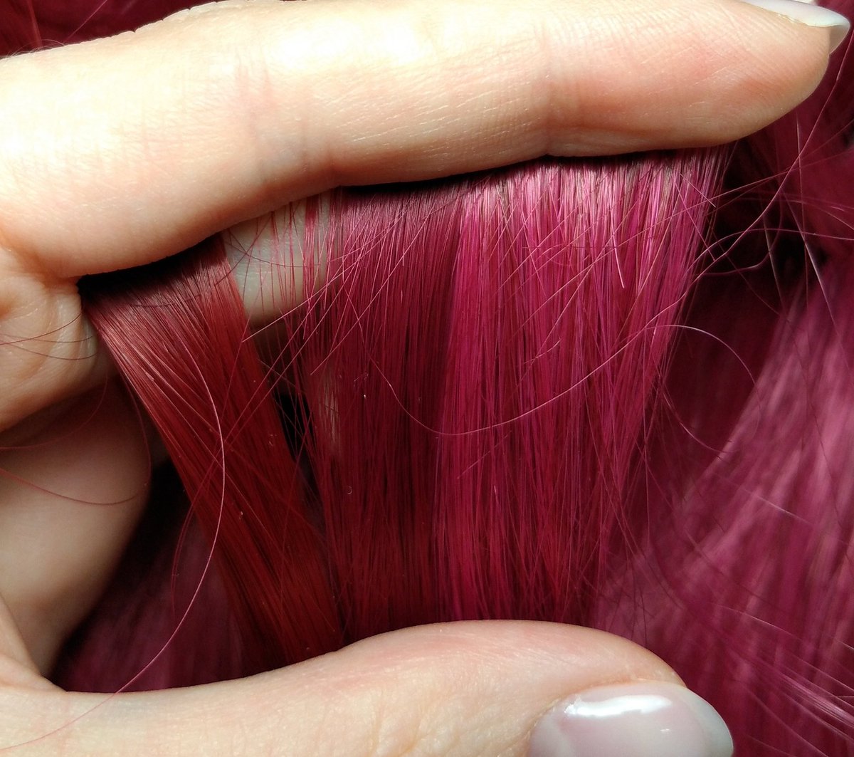 Мучительные попытки подобрать компаньона по цвету к парику, который сняли с продажи, вроде бы завершены 😭  считаю, что правильно сделала, что не остановилась на левом, он всё-таки слишком красный.