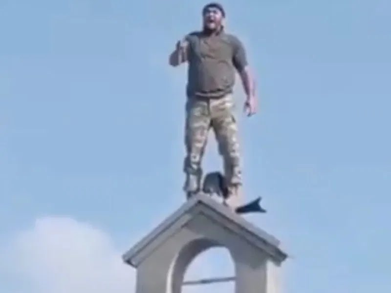 Spot the difference.Azerbaijani militant      ISIS militantin Artsakh 2020         in Iraq 2015