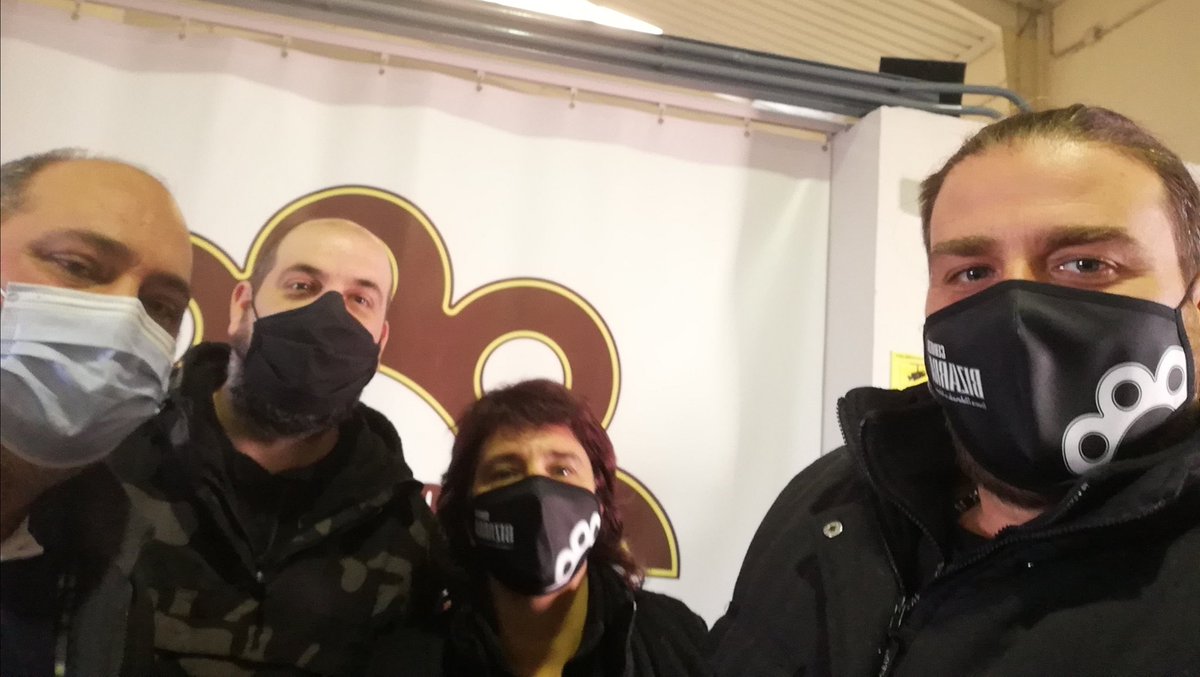 Hoy nos han venido a visitar nuestros amigos de <a href="/slaintesal/">Sláinte Salamanca</a>!!