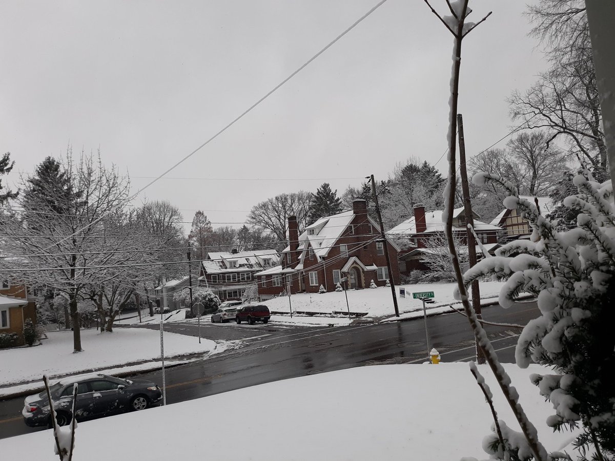 donwhilty's tweet photo. Welcome to December! snow accumulation in Wooster, Ohio (Wayne CO., OH)
Taken 12/1/2020 at 11:33AM EST.
#SnowAccumulation
#OHwx 
@NWSCLE
@JeffTanchak19
@JasonNweather 
@KellyDWeather
@SamRobertsWX
@WintzWeather
@wkycweather
@JennHarcher 
@BethHMcLeod
@BrianIveyWX
@StormOfCorn https://t.co/EbLUo6vLc5