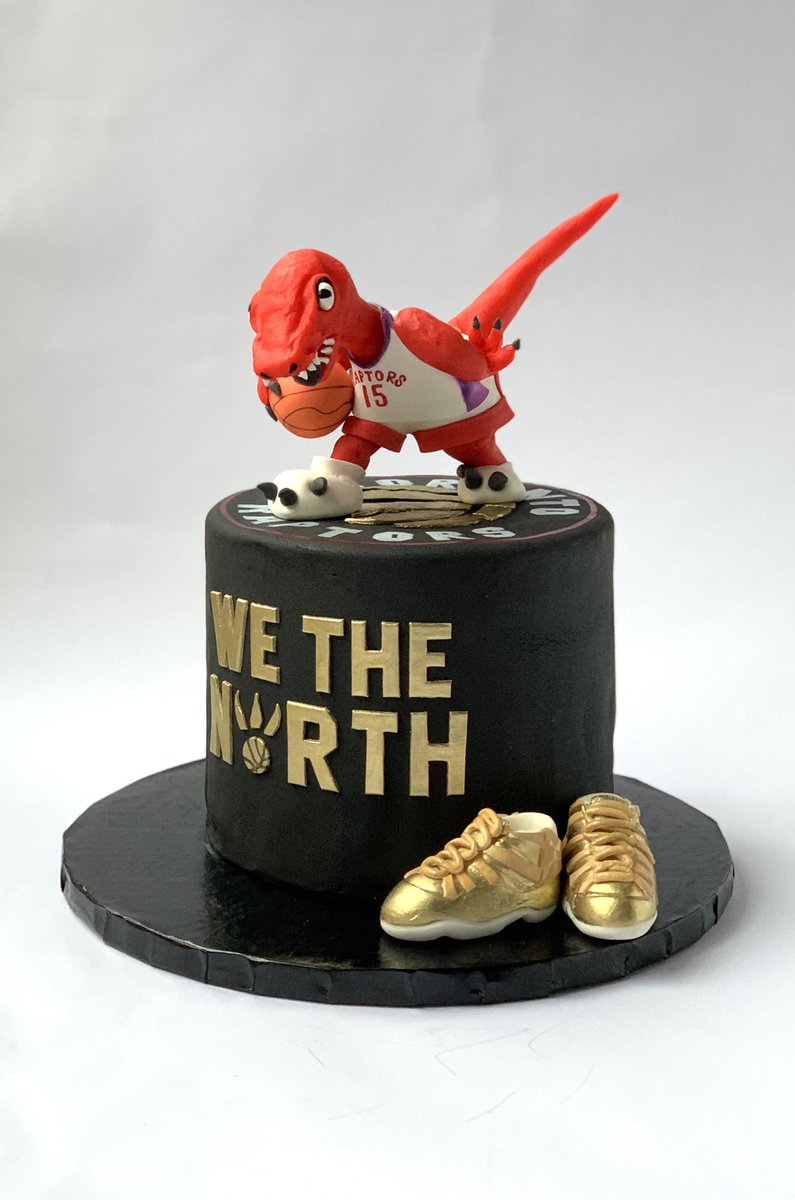 mimsiclecakes's tweet photo. Completely edible @Raptors cake! Follow on IG for more! #WeTheNorth #torontoraptors #cake #torontoartists #carter #raptorsfans https://t.co/aP0nJ2JScP