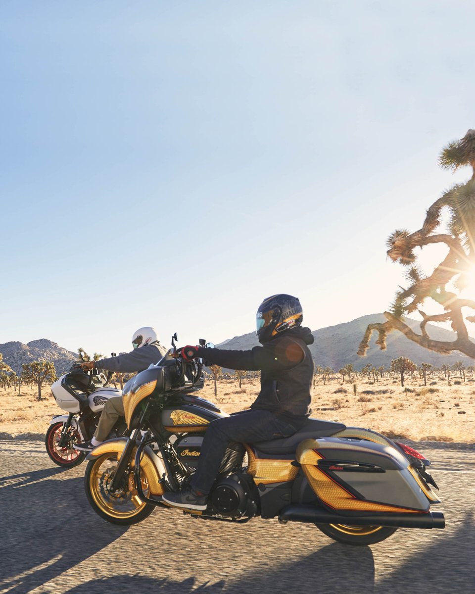 indianmotocycle's tweet image. .@hartluck and @vegashooligan are making the most of fall riding in Southern California. Are you still riding where you are?

#indianmotorcycle #IndianChallenger #IndianChieftain