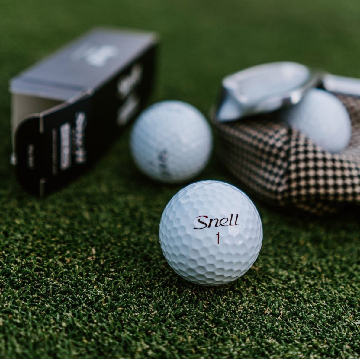 Only one day left on our #BlackFriday deals. Last remaining stock available on #golf ball multi packs!

👉Visit snellgolf.uk.