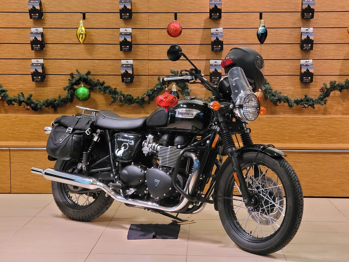 3rdEyeDesign's tweet photo. Third Eye Design is getting a holiday spirit on at our new store at Eastview Mall!  Stop in for a demo and our best pricing ever!  Now through the end of the year!  #HappyHolidays #MotorcycleSafety #AlwaysBeSeen https://t.co/Z90qY0Fp1C