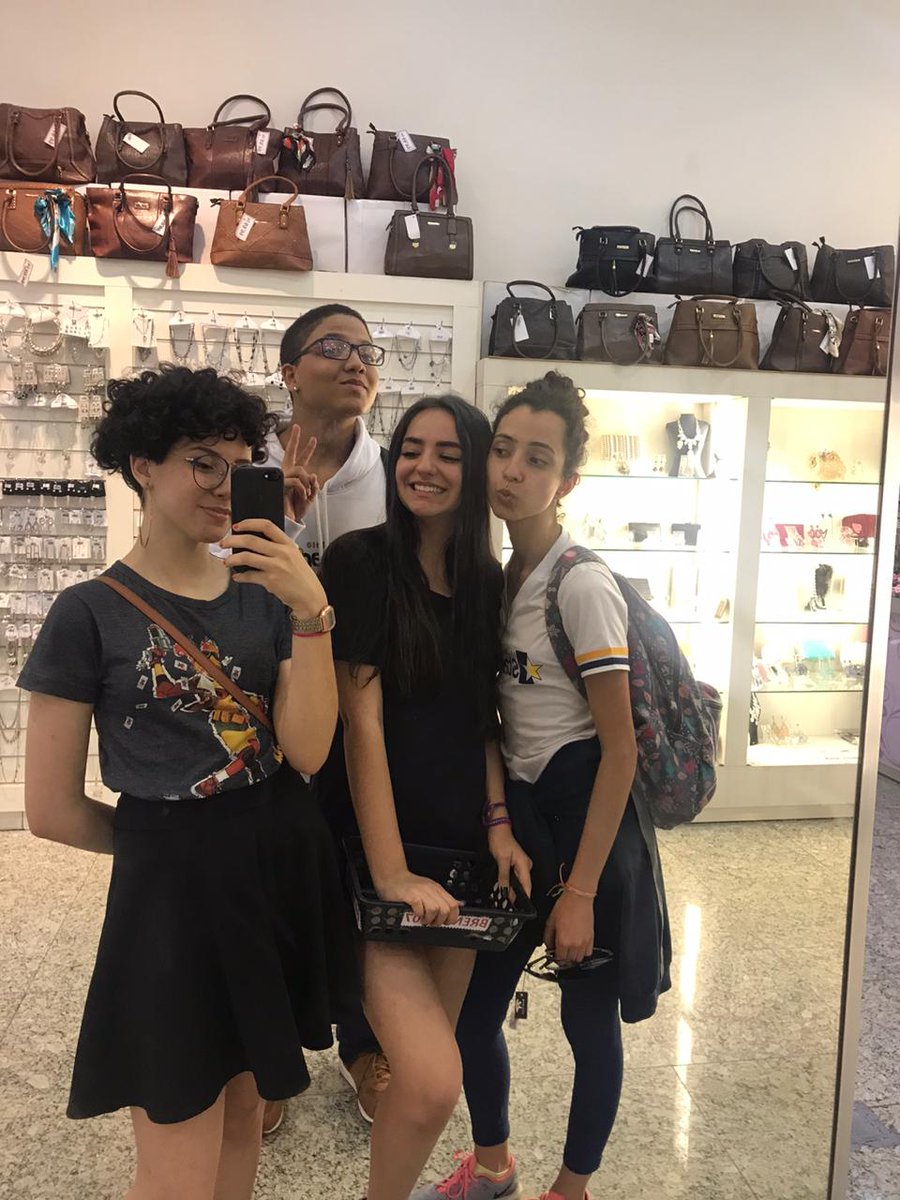 shitpost_guy's tweet photo. Mais fotos pq eu to triste :( https://t.co/ICRVhGOAR4