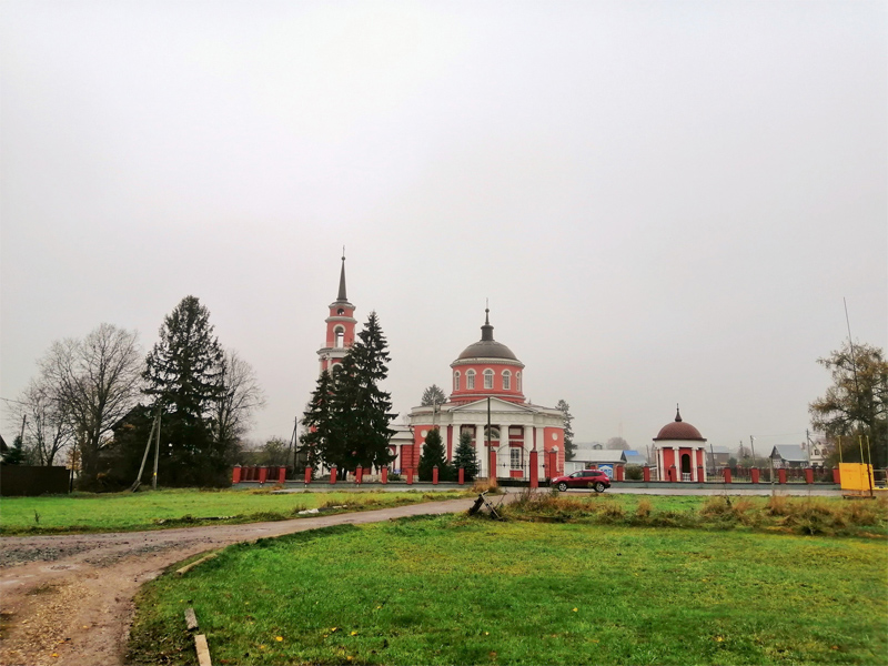 церковь в усадьбе ахтырка. хотьково ахтырка. храм ахтырской иконы божией матери хотьково. ахтырка усадьба трубецких. церковь ахтырской иконы божией матери, деревня ахтырка.