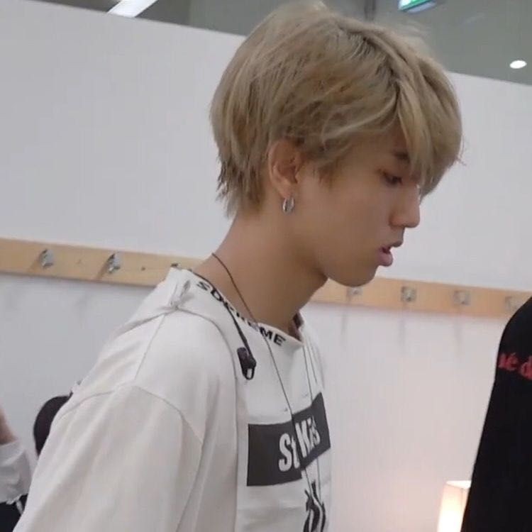 a thread of han jisung with messy hair