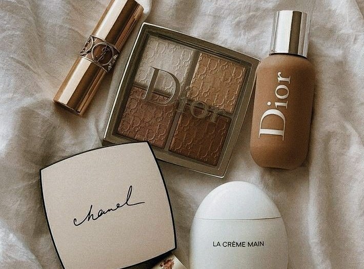 3. DIOR BEAUTY Founded: First rouge lipstick was released in 1953.Christian Dior has Uttara Ashadha Sun, Pushya Moon and Swati Ascendant (Capricorn, Cancer and Libra). ***I couldn't find who created the first Dior lipstick so I'm using Christian Dior's placements instead