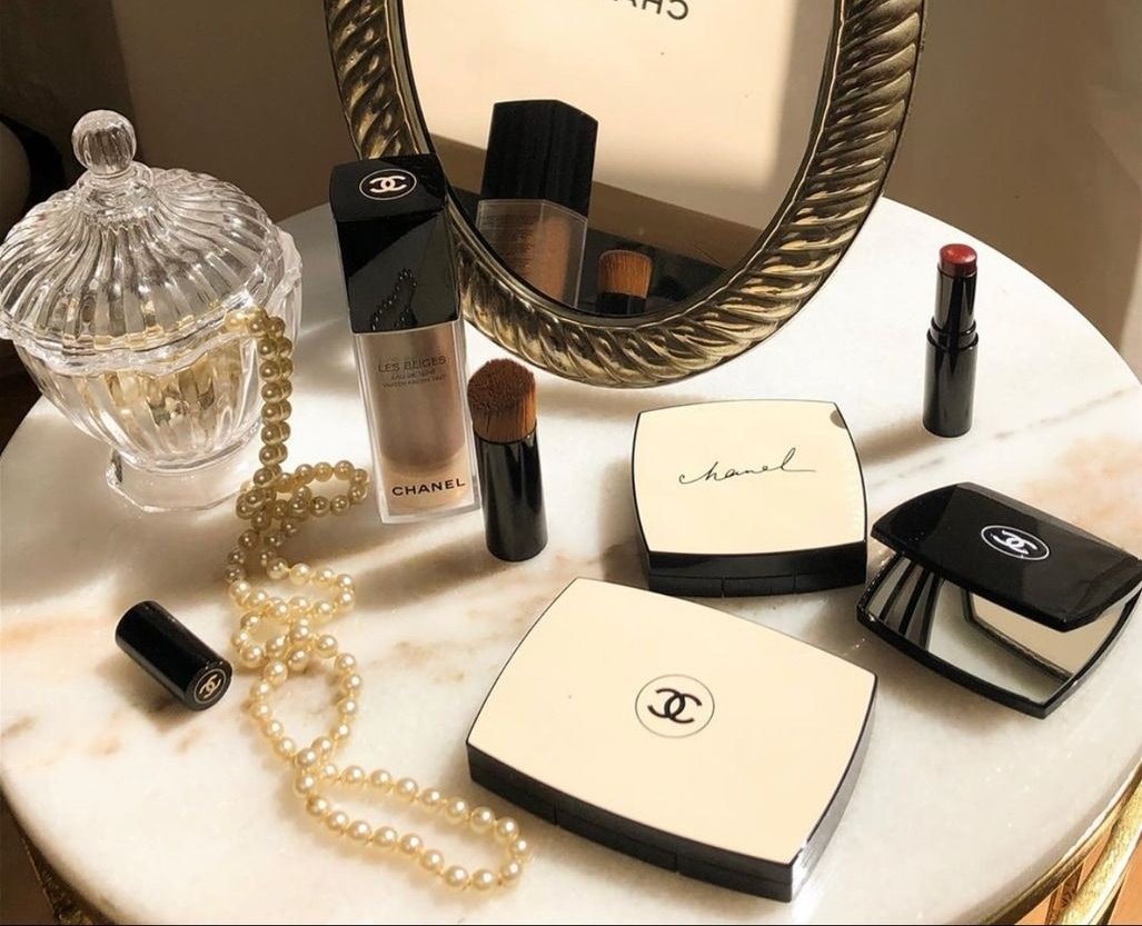 7. CHANEL BEAUTY Chanel's first makeup line was released in 1924, only a few years after the founder (Coco Chanel) launched the company. Coco Chanel has Magha Sun, Shatabisha Moon and Mula Ascendant. (Leo, Aquarius and Sagittarius)