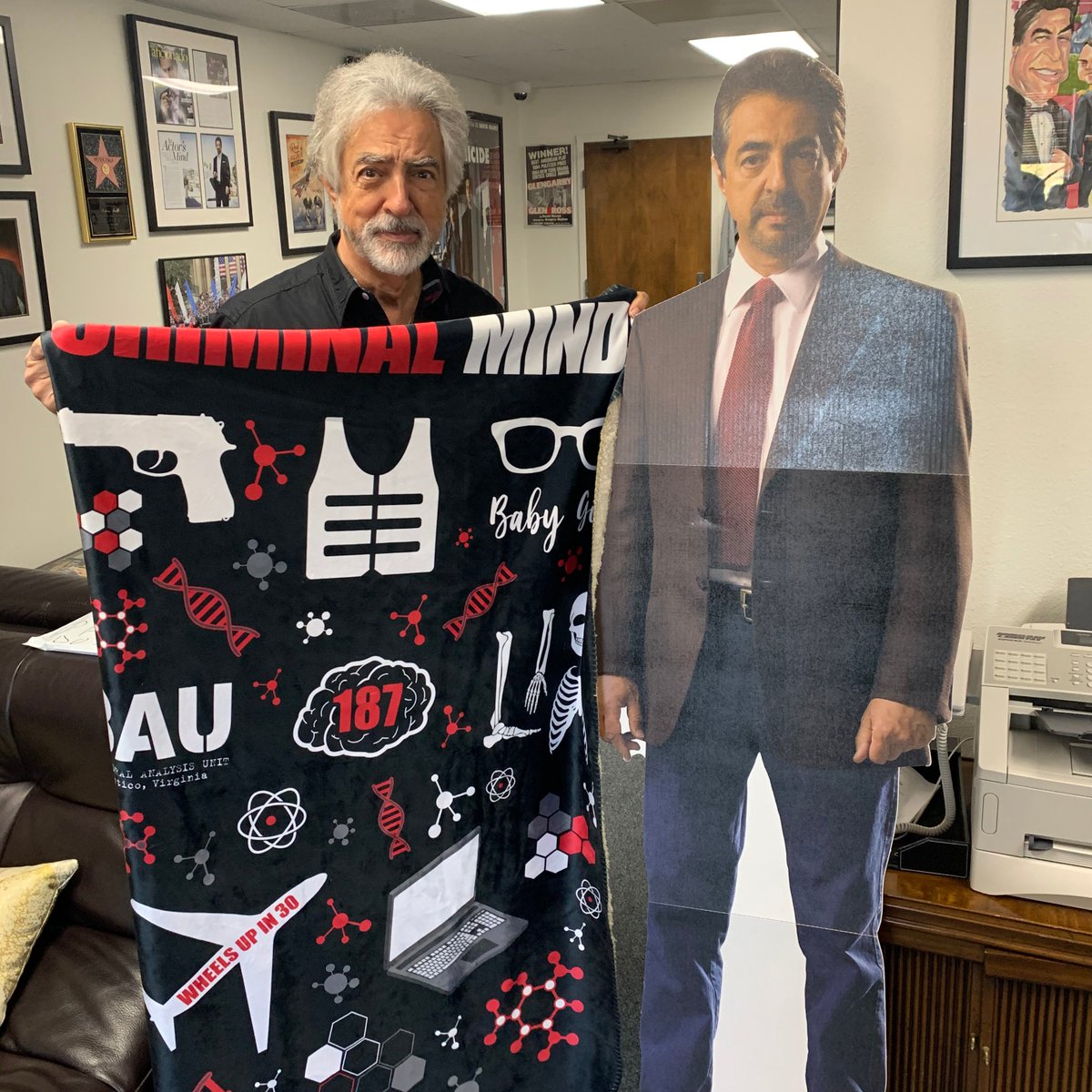 JoeMantegna's tweet photo. Looking for a cool gift for the Criminal Minds lover in your family? Check out the CBS Store. This guy did and he looks happy. @CrimMinds_CBS @cbsstoredotcom https://t.co/ztoY5rpo6B