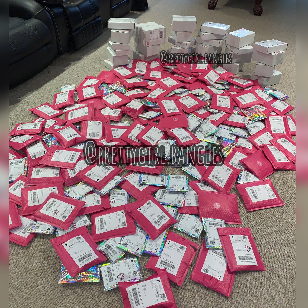 ObeyTae's tweet photo. 3 Weeks Worth of Work 🥵. 
15 Hours packing 🥶
1 Successful Black Friday ✅
IG: PrettyGirl.Bangles https://t.co/EE8BrI8GWD