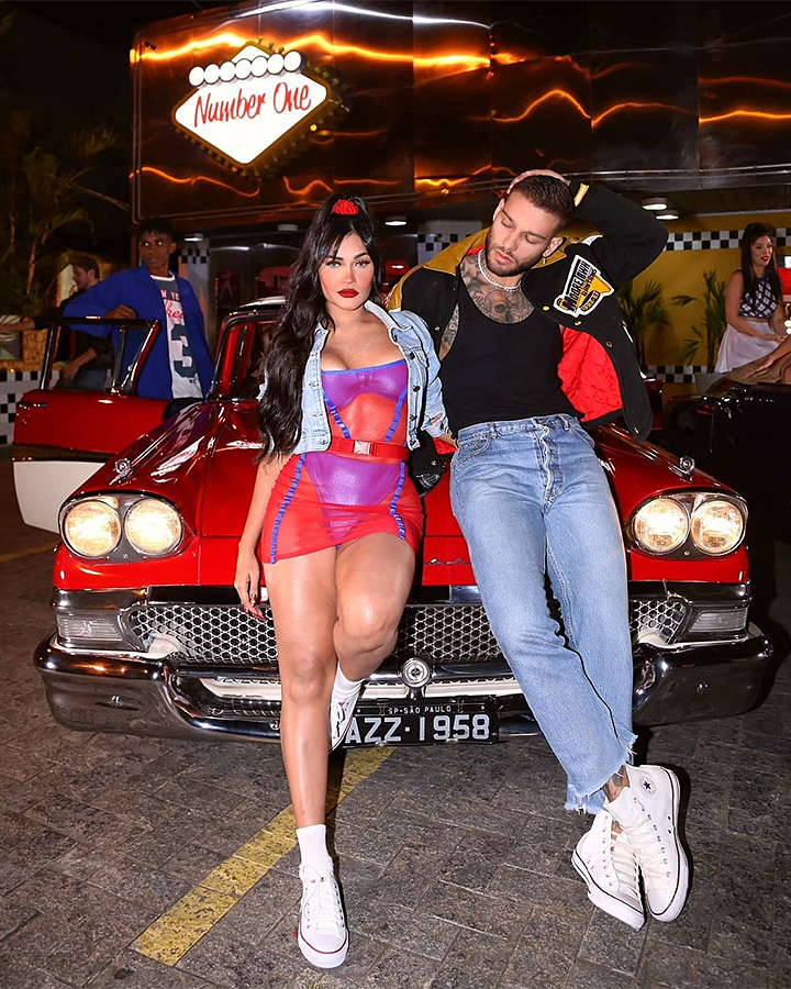 flaayoficial's tweet photo. O segundo single “Dois Vagabundos” com a colaboração de Lucas Lucco sairá em todas plataformas digitais daqui três dias e o clipe será liberado ao meio dia no canal da FLAY, é o que temos em QUATRO DE DEZEMBRO! 🚗

PRÉ-SAVE: https://t.co/cCMpnF2BmA https://t.co/1xjMZCX0T1
