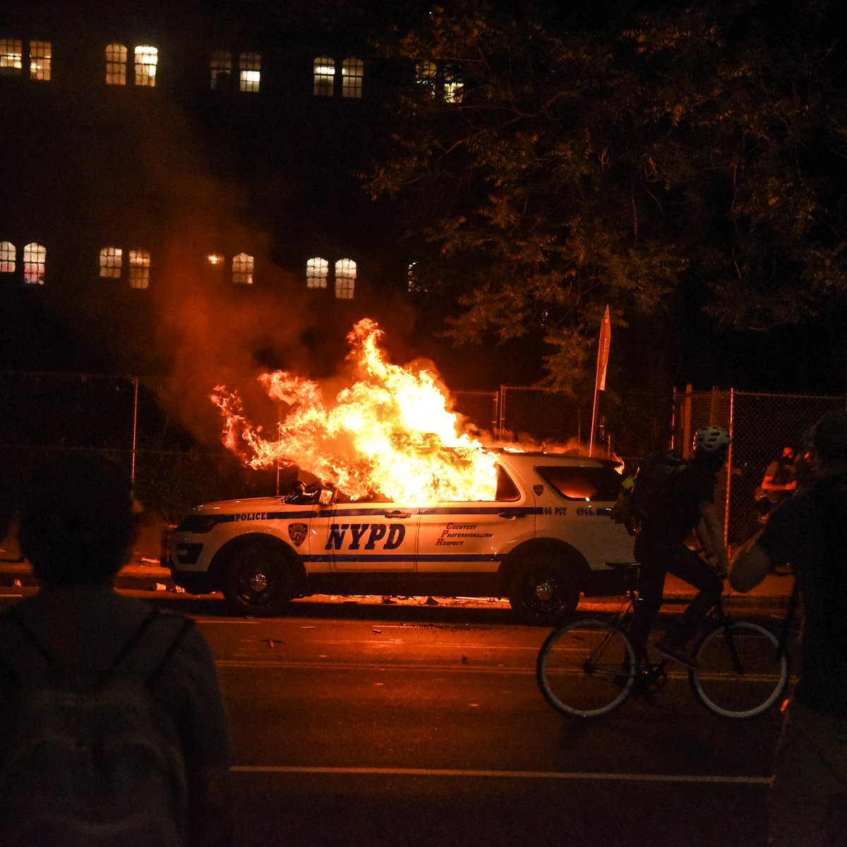 readlux's tweet image. If you had a real Hot Girl Summer, Lux Mag is for you