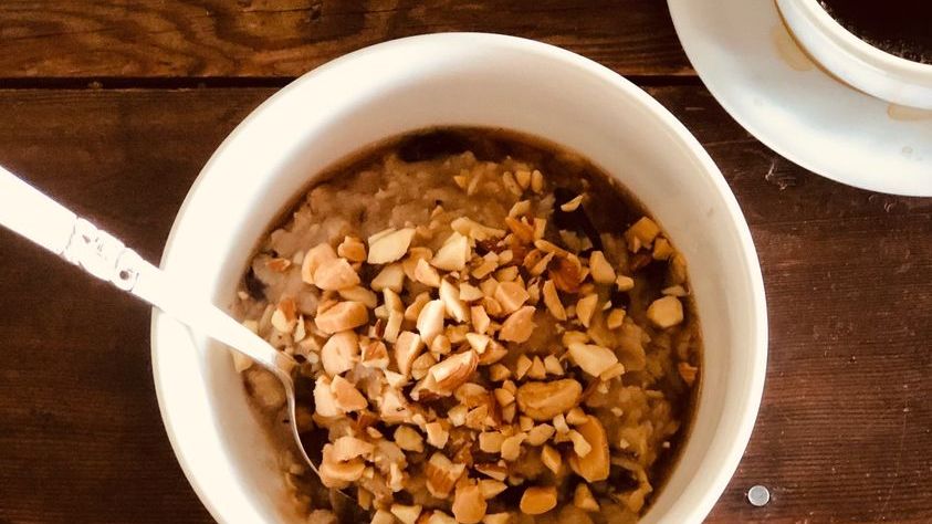 Now that Thanksgiving has passed, it can be easy to check-out until after the new year. We wanted to share one of our favorite recipes to help us stay focused and motivated.  Click the link below for our farm's Nutty Oatmeal recipe. 

bit.ly/39KARVN