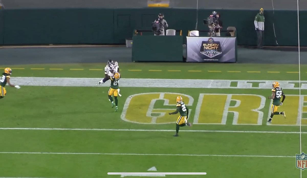 Next throw, talk about ANTICIPATION & trusting your #1 WR. GB really didn’t do anything to focus on Arob, had single coverage all night, 7 back Mitch knows exactly where he’s going look at pic 2 release THERE. I think this should have been challenged as KOd late, TD w new rules