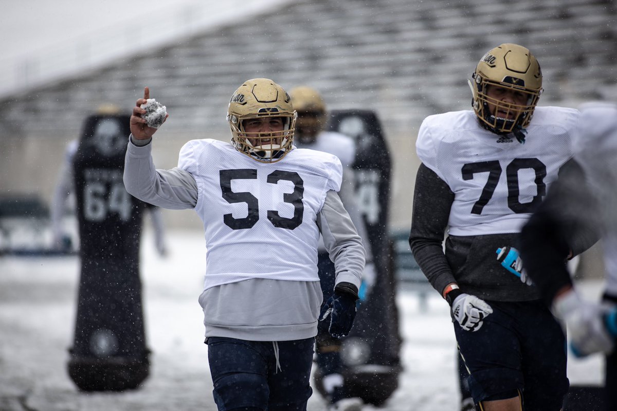 ZipsFB's tweet photo. 🎵Walking in a winter wonderland🎵 https://t.co/moUfQL3cNN