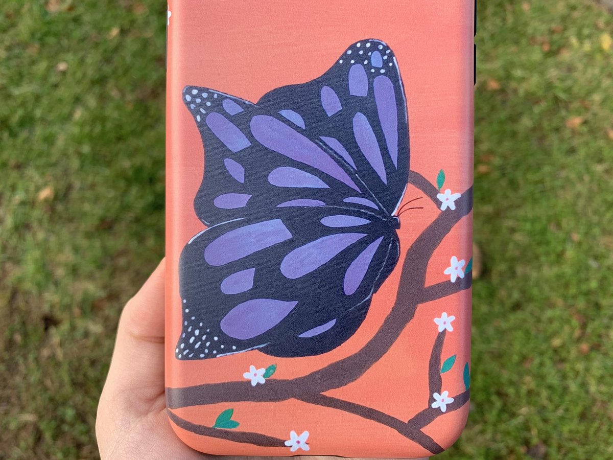 _artbysam_'s tweet photo. so i ordered a case with one of my paintings on it and it finally came in! if i got cases with something on it would anyone be interested? https://t.co/5H2OG8wp2c