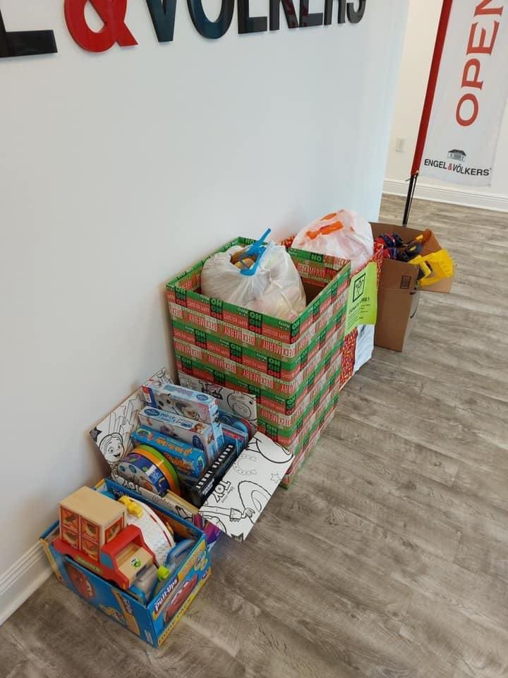 Are you looking for a way to #GiveBack this holiday season?
Our Slidell-Mandeville shop will continue collecting donations Monday - Friday from 9am - 5 pm til December 12, 2020.

Thank you in advance for your generosity and I wish you a happy holiday season!