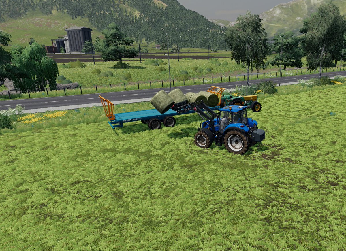 B14Guigui's tweet photo. Ce soir je rentre le foin pour mes futurs vaches avec mon joli T5 de chez @NewHollandAgFr ! 😃 🚜🐄 #FarmingSimulator19 https://t.co/o90EKYYMNr