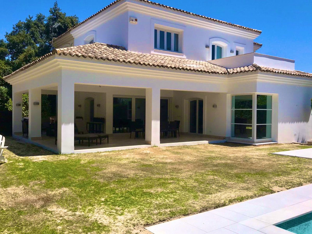 MintHomesSpain's tweet photo. #SkEstatesAdventCalendar

🌟Opening doors to local businesses 🌟

Behind🚪1: BK Painting 🎨

BK Painting Spain are professional painters &amp; decorators based in Duquesa. Working from Gib to Calahonda

Contact:
FB https://t.co/hAn32v8cB1
+44 7751 179275
+34 696 91 68 58

Please RT🙏🏼 https://t.co/3O06jknWBb