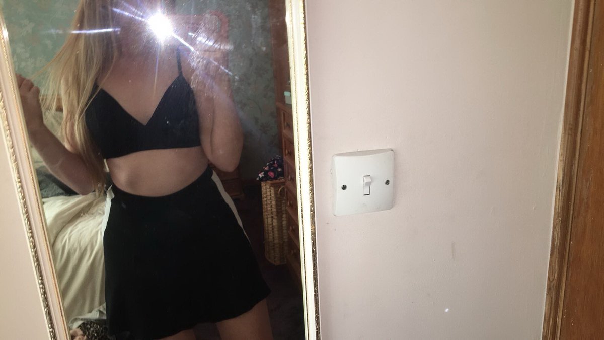 JenniferVardin's tweet photo. RT + Follow pour une nude gratuite bb
Je suis exitée ce soir ..🥵😏 https://t.co/MUEpXU6WPo