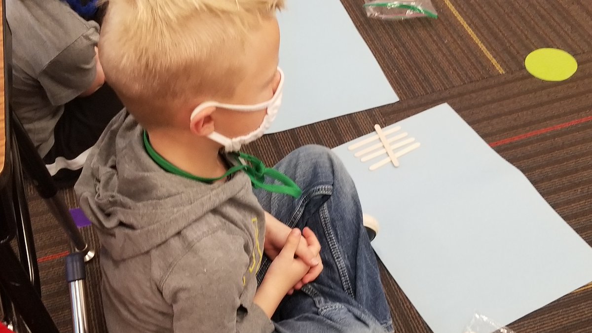 fremont1_cia's tweet photo. Mrs. Coon's Kindergarteners are practicing their use of Google Slides as they read. https://t.co/ri0SyNxtCx

And, they are integrating math concepts and reading skills in their circle. https://t.co/T5EU3LsMf5