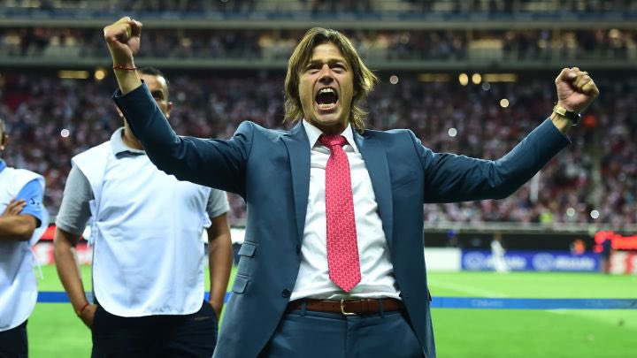 M_Morejon23's tweet photo. Ojala que si llega @peladoalmeyda  a Rayados se traiga de nuevo al crack del equipo @Rpizarrot , se te extraña crack #LaPelotaSiempreAl20 de nuevo 🔵⚪️ https://t.co/ZyUnuUyup1