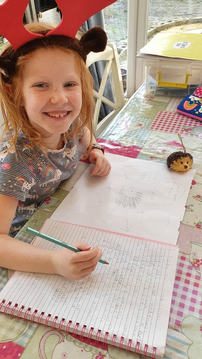 bobbyjrushton's tweet photo. @RumneyPrmYear2, Lily &amp; Isla doing mind-maps of hedgehog facts. https://t.co/MiQuh5XwNV