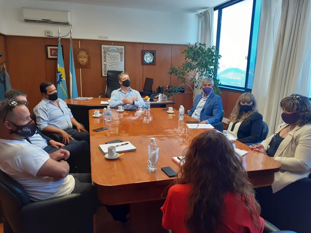 Chubut en Línea - Noticias
Asistencia del Banco Chubut a sectores productivos y empresariales de Trelew chubutenlinea.com/noticias/asist…