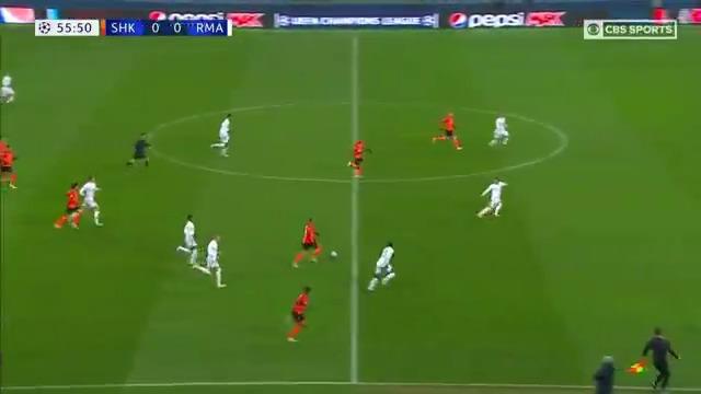 From one end of the pitch to other! 

Dentinho puts Shakhtar up 1-0!