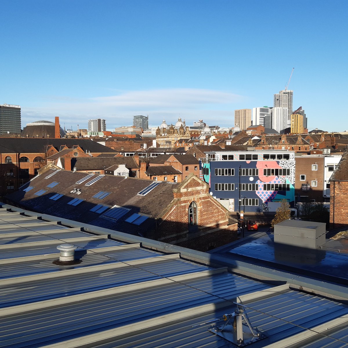 ydgleeds's tweet photo. A bright morning earlier today, was an ideal time to pop up on the roof of @46TheCalls and get a few sunny shots of our beautiful city #leeds #leedscityviews #rooftop #clearsky 📷 https://t.co/98EQHsp2tq