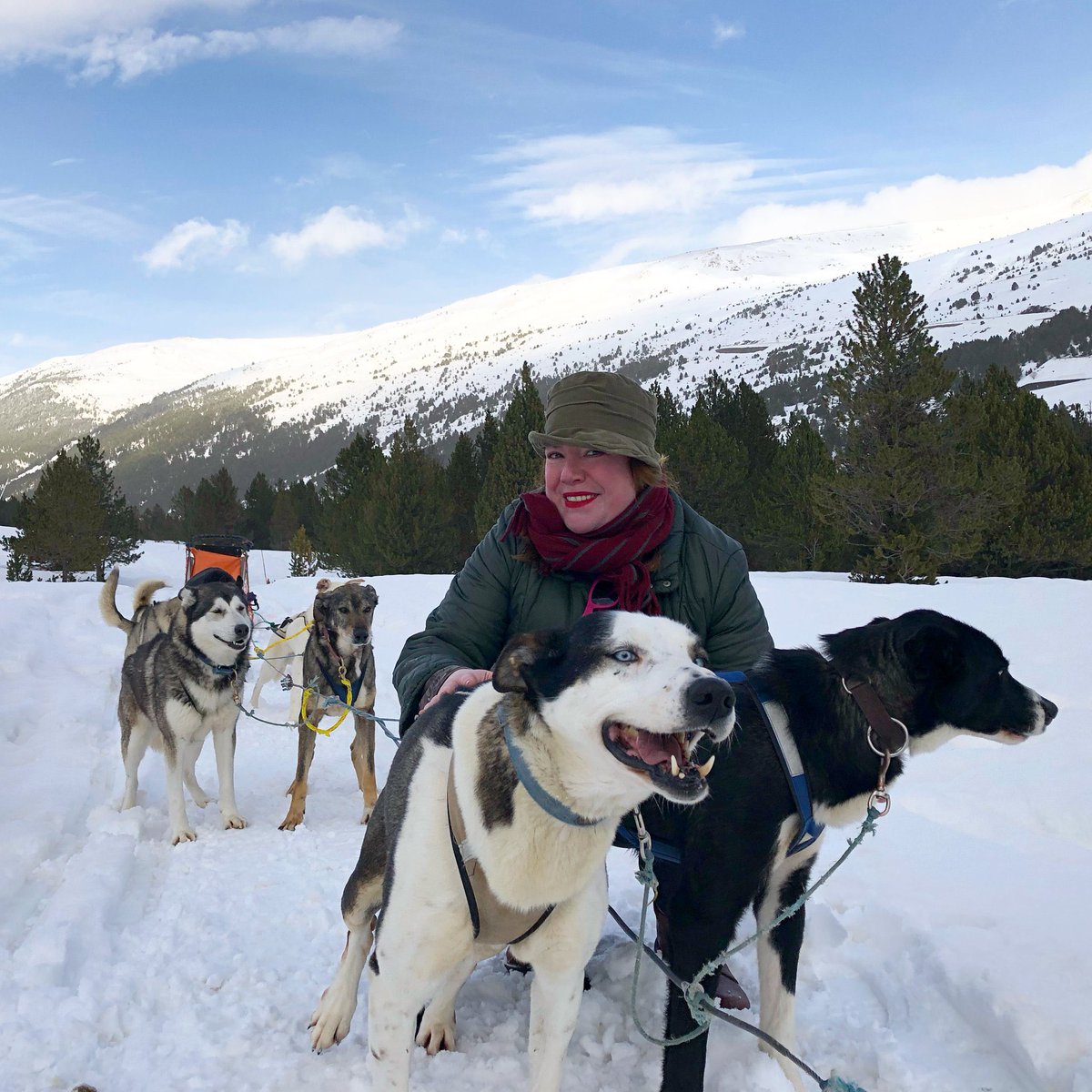 Graupix's tweet photo. Mis propuestas para una escapada chic a la nieve con #ParkPiolets en @grandvalira con @Shusski @RocRoiAdventure: https://t.co/LRs4DHR1hV @andorraworld_ad @Tinkle_ES #GraupixAndorra https://t.co/l4ldqFMESf