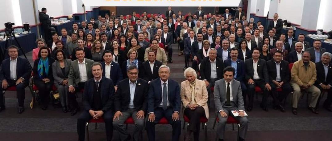 juliolmtz's tweet photo. #SNTEconElPresidente ✅
#AMLO2Años ✅

🔴 Expresa el #SNTE su reconocimiento y felicitación al Presidente @lopezobrador_ @GobiernoMX 🇲🇽 por sus dos años de Gobierno ✅ 👉Mtro. Alfonso Cepeda Salas

📜 https://t.co/9Wf2qwpwgD 📜 https://t.co/pprqf90Om4