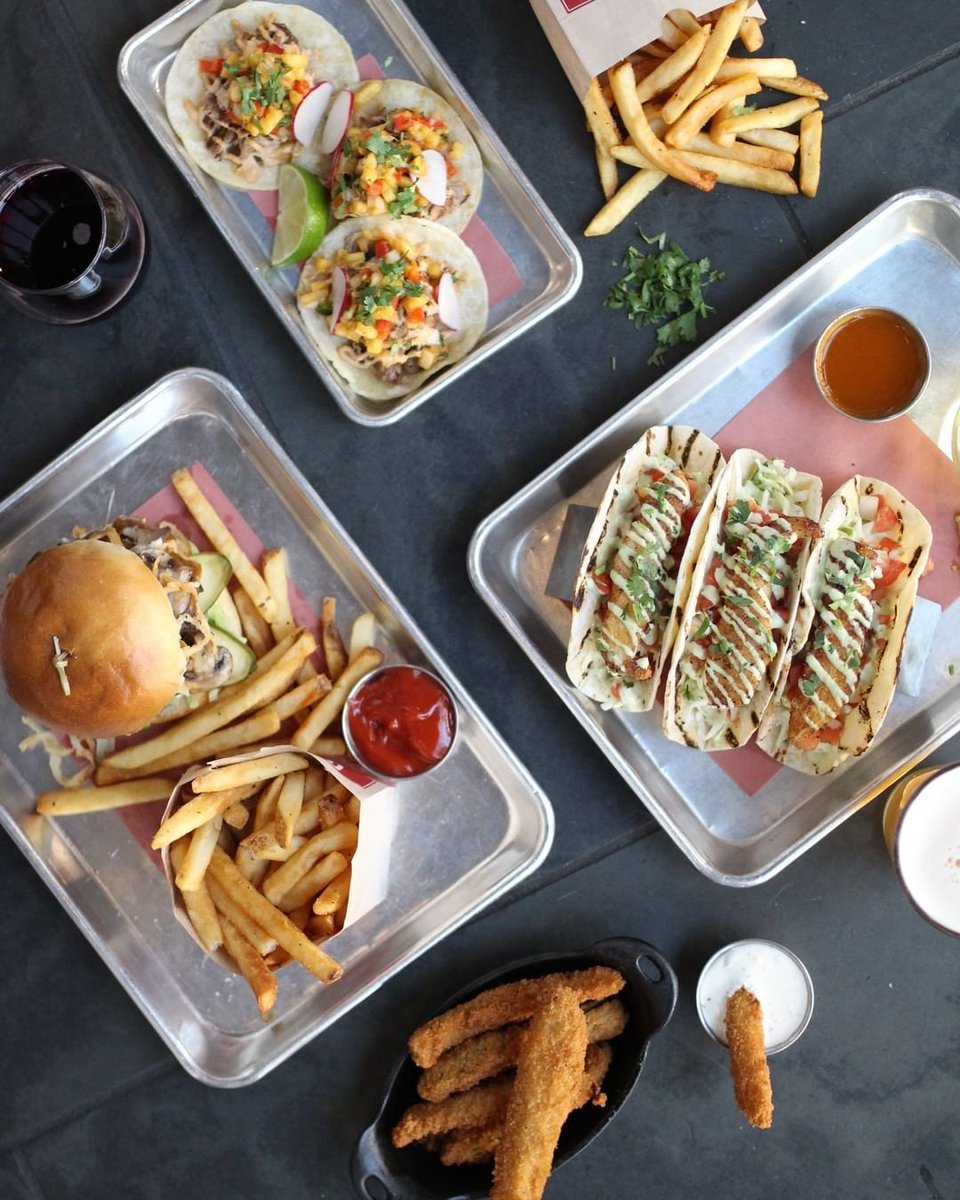 <a href="/CRAFTToronto/">CRAFT Toronto</a> is delivering!
More info here: craftbeermarket.ca/toronto/delive…