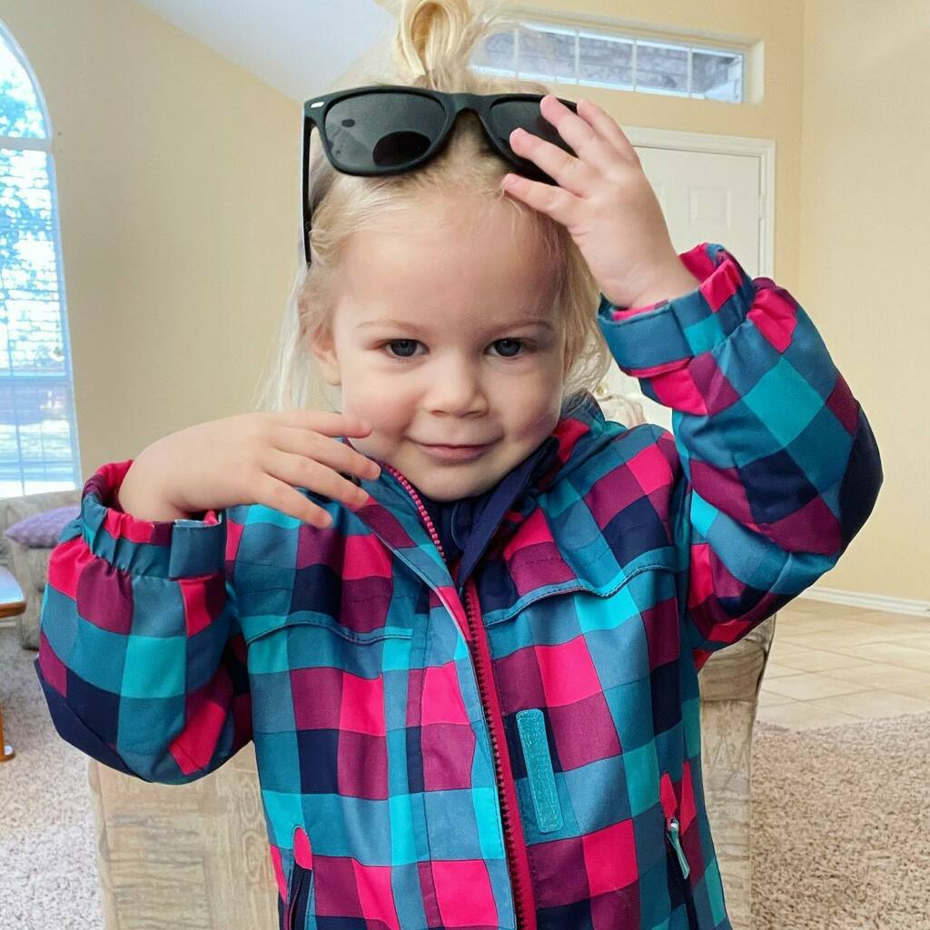 MeaganShuffield's tweet photo. Lots to be thankful for this year, including this cutie patootie! 💕
This year, despite everything, has been a good year which is such a blessing because the last 4 years have been really hard on me. 
This year my New Years resolution has been to live… https://t.co/51qFxJI1gB https://t.co/fIei70kZzO