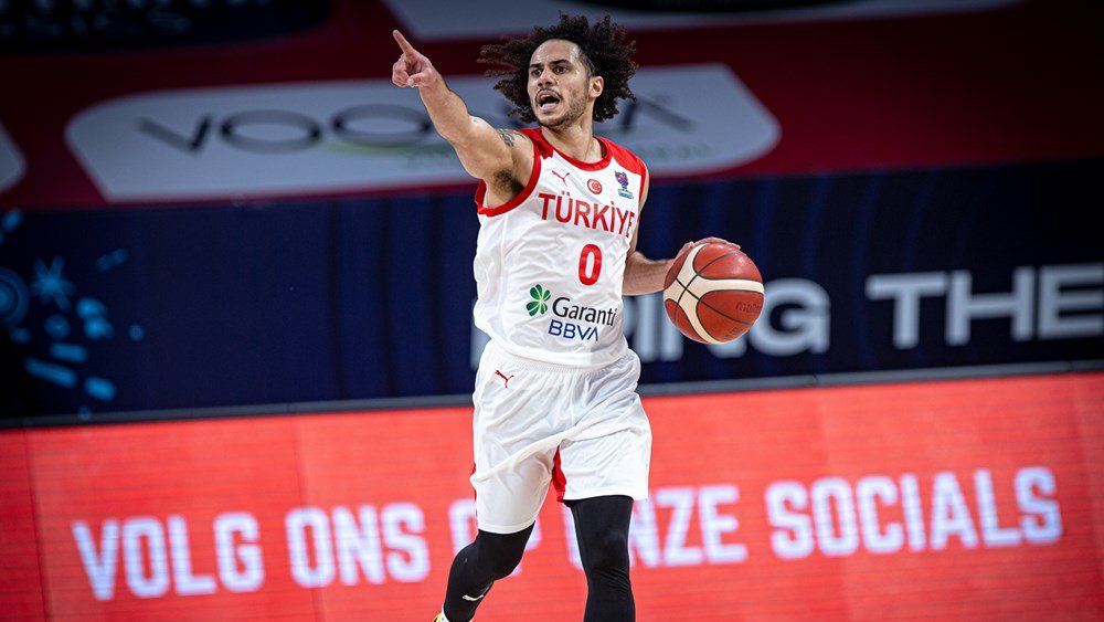 marolas30's tweet image. 🤯 @ShaneLarkin_3 played 4 games for @AnadoluEfesSK and @TBF in the last 5 days!
🏀 26/11 🆚 @kkcrvenazvezda ➡️ 18 p, 5 as., 32' 
🏀 27/11 🆚 🇭🇷➡️ 12 p., 5 as., 32'
🏀 29/11 🆚 🇳🇱➡️ 23 p., 9 as., 34'
🏀 1/12 🆚 @KSKBasket ➡️ 2 p., 3 as. 25'
#Euroleague #euroleaguefantasy #BSL