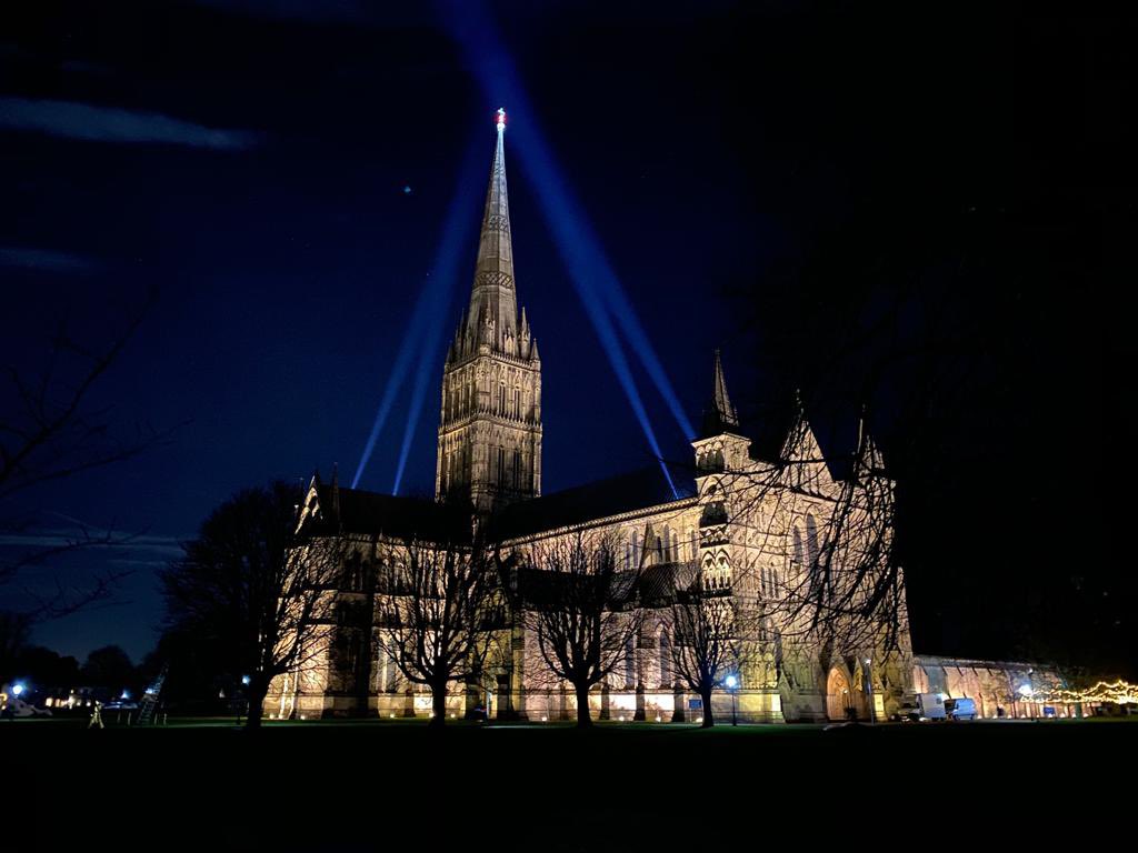 Tonight is the last night to see the beautiful #LightOfHope <a href="/SalisburyCath/">Salisbury Cathedral</a> The installation was extended over lockdown, shining out as a beacon of hope during difficult times #LightOfHope #salisburycathedral #salisbury