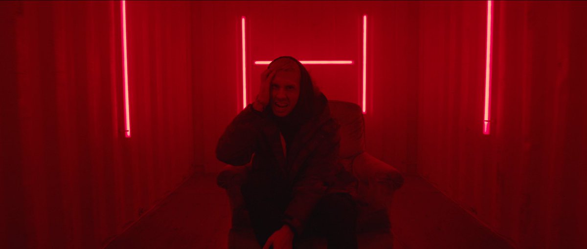 ekohmusic's tweet photo. the music video for SMITHEREENS drops TONIGHT at 5:30pm PST

you ready? come join the premier with me.

PREMIER LINK- https://t.co/IkPw8RgOql https://t.co/JlpMGNuzIl