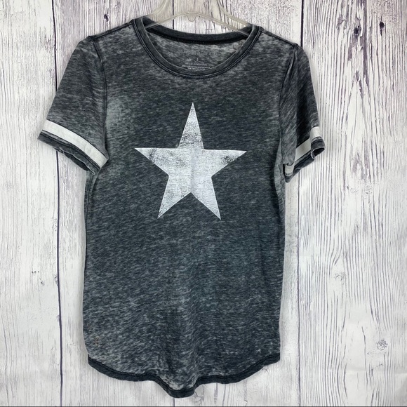 Nirvanagray1's tweet photo. So good I had to share! Check out all the items I'm loving on @Poshmarkapp #poshmark #fashion #style #shopmycloset #graysonthreads #nike #chaser: https://t.co/j07sFhQqMo https://t.co/188zpbTJT9