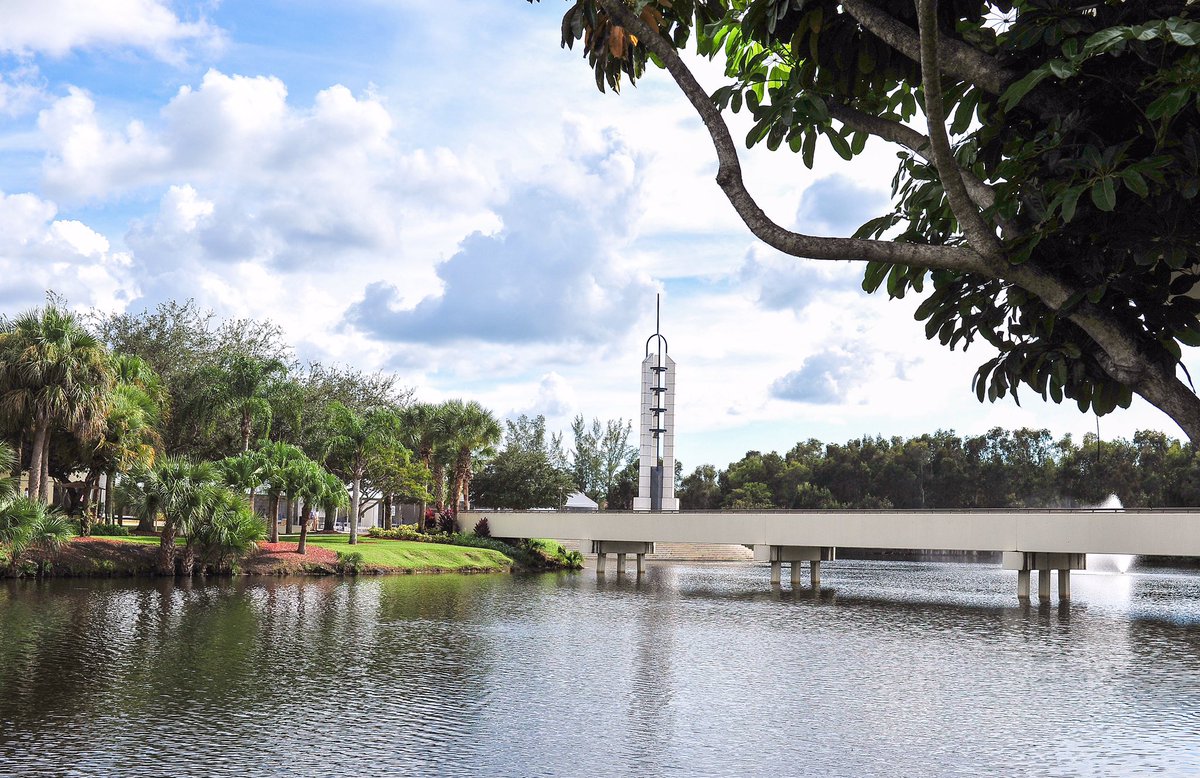 KeiserUFlagship's tweet photo. A clear and sunny start to the last month of the year ☀️ #SceneAtKUFlagship
.
.
#Campus #KeiserUFlagship #JoinKU #KUSeahawks #KeiserU #SeahawkNation #WestPalmBeach #SouthFlorida #Scenic #Florida #December #december1st https://t.co/cT95xLwjPW
