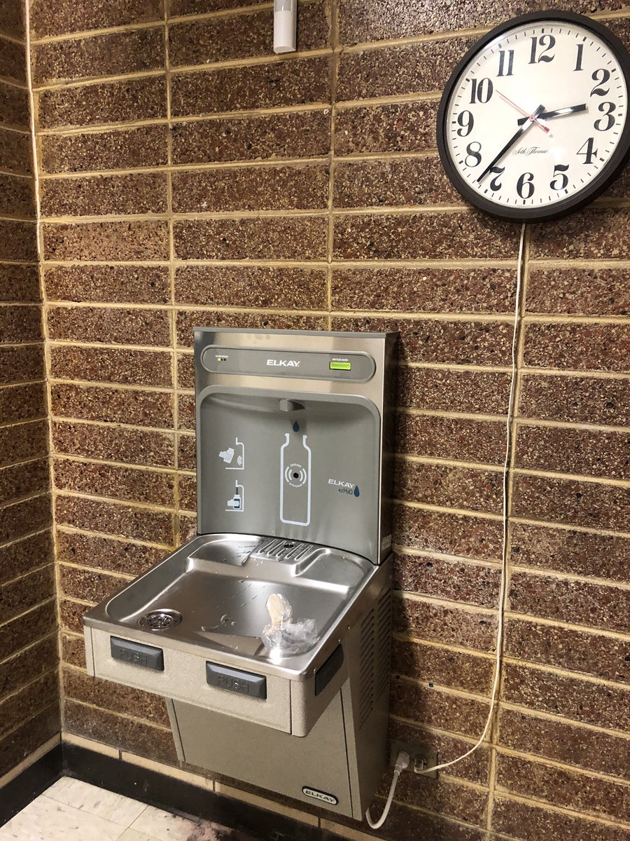 Thank you to 
<a href="/KnoxSchools/">Knox County Schools</a> Maintenance Dept. for installing our new fountain/bottle filling station! <a href="/SterchiPrincip1/">Sterchi Principal</a> @KnoxSchoolsSupt