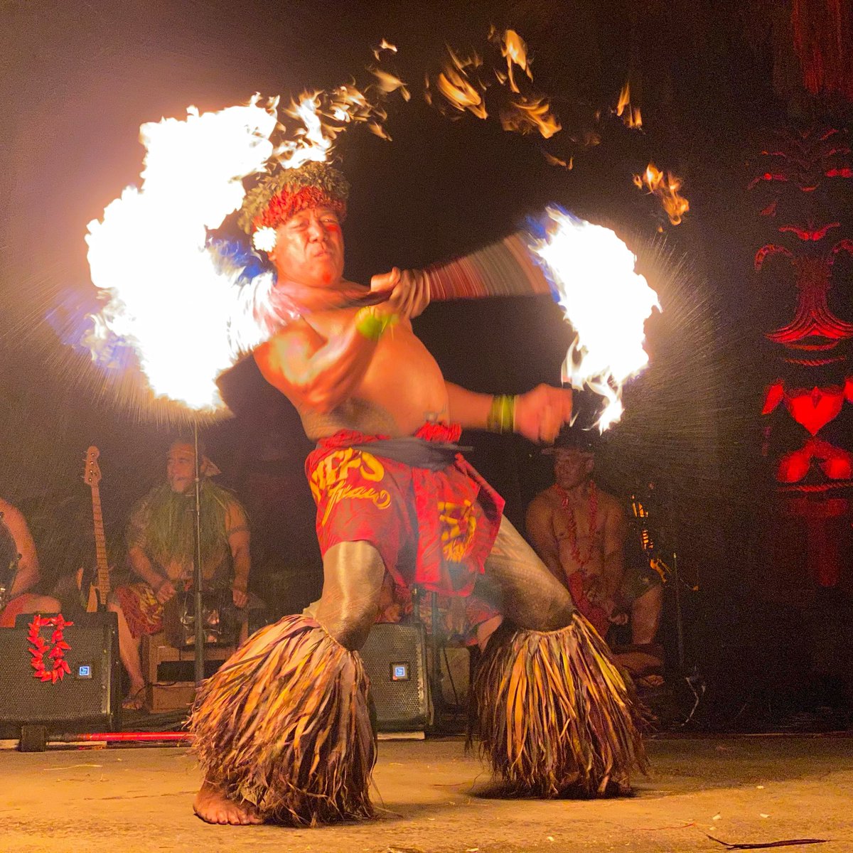 Chief’s Luau is now open 5 nights a week! Join us on Sundays, Mondays, Wednesdays, Thursdays and Fridays!