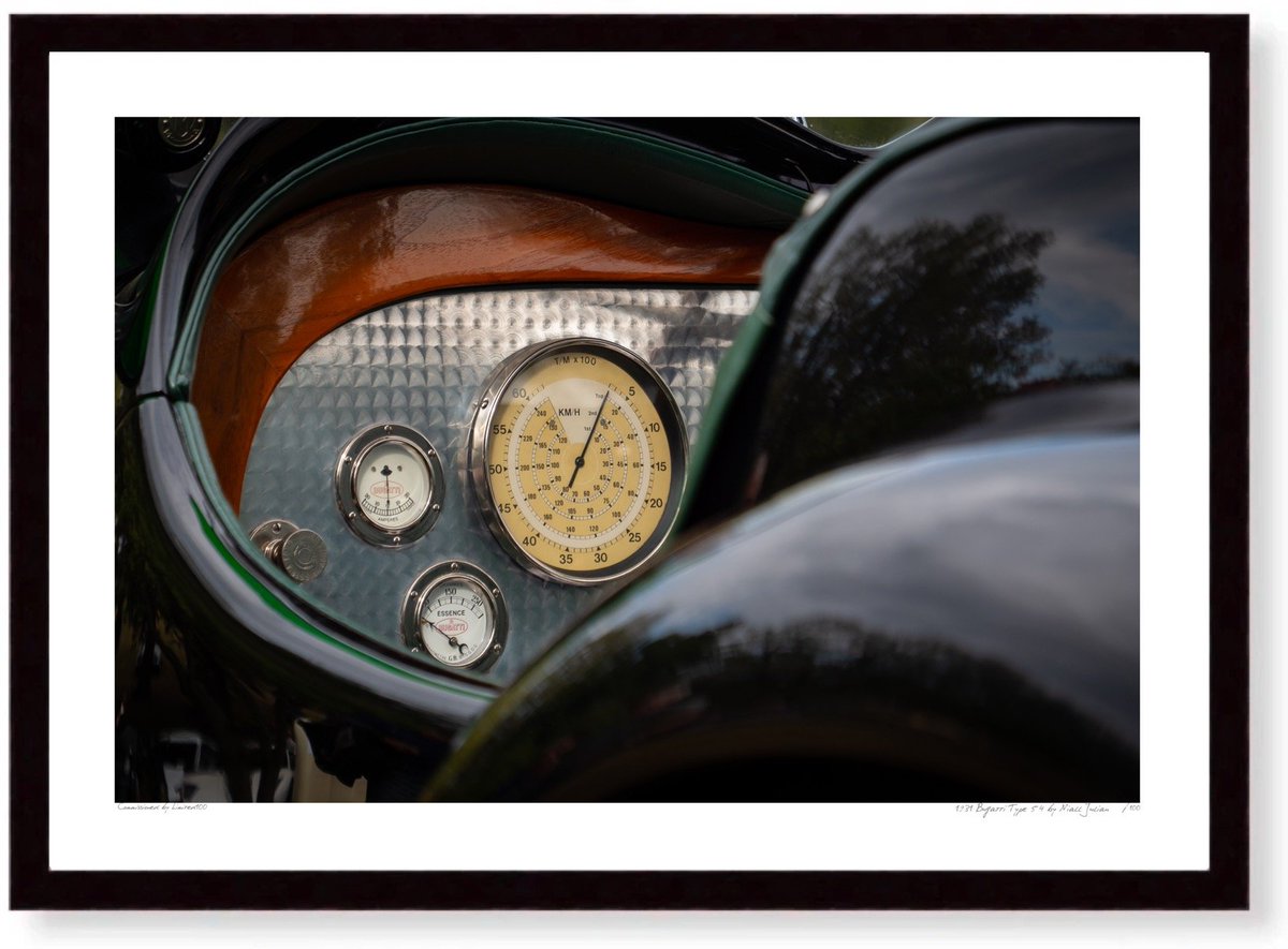 Limited100HQ's tweet photo. The @Bugatti #Type54 was created in 1931, with only 6 examples ever produced. With a supercharged twin overhead camshaft 4.9-litre 8 cylinder engine, its 300 bhp unit was able to carry the car to speeds of over 200 km/h. [#automotiveart by @Take2theRoad] https://t.co/8b32X9LTc2 https://t.co/K6rk5F2xAQ