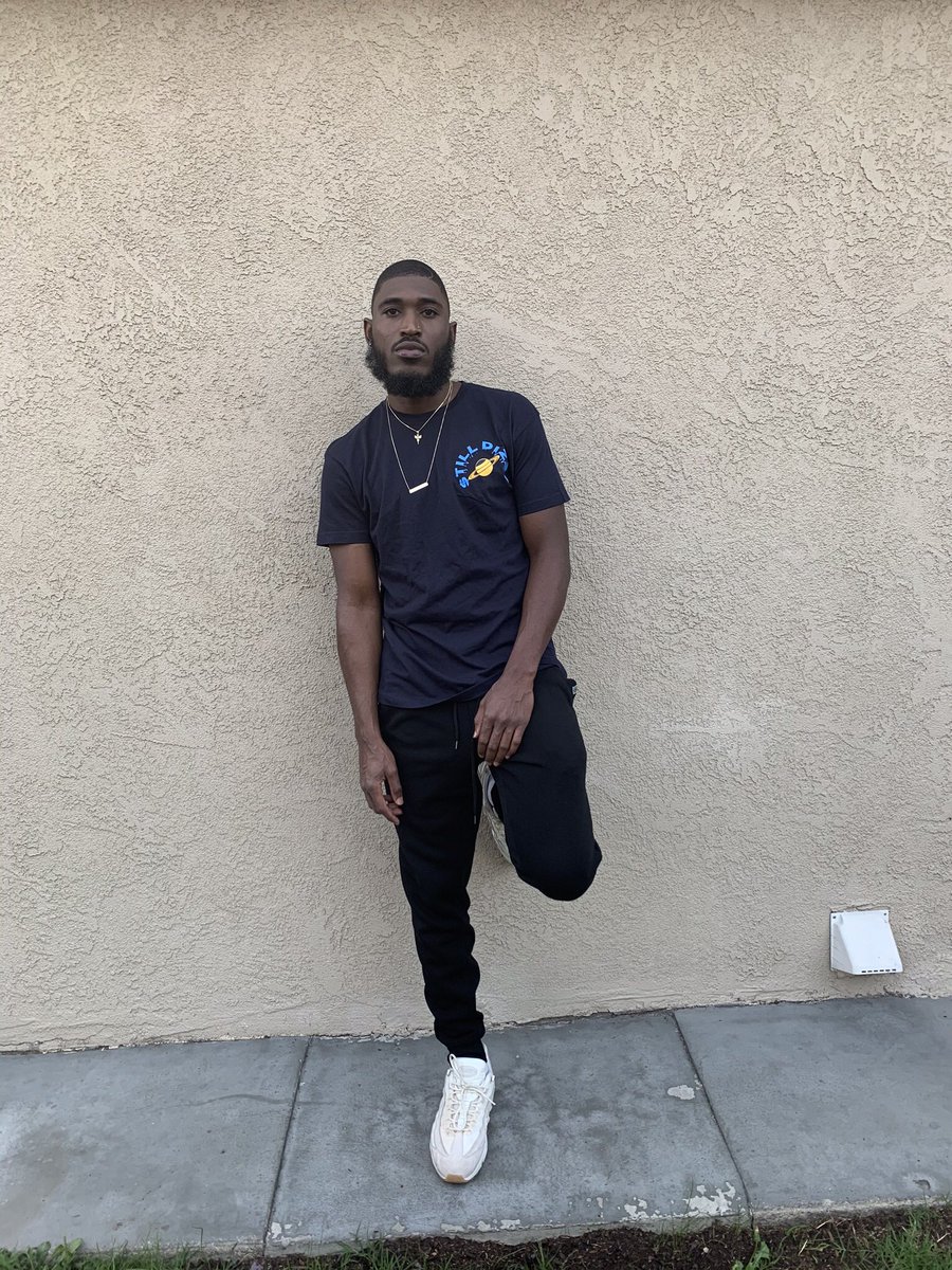 ThatNiggaDizzy's tweet photo. From now till Christmas if you purchase one shirt you can get the second shirt for $15 or 2 for 35 add my apparel page for more info #StillDizzy https://t.co/kXayb51piN