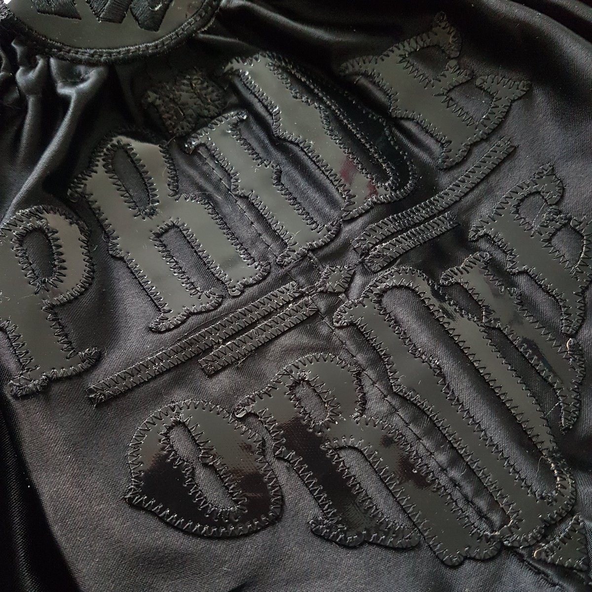 Pour nos 22 followers 😂 Voici en exclusivité mondiale notre prochain Short #MuayThai... le RECKLESS Full Black ! ⚫☠👊💥 #PRiDEorDiE
🛒 https://t.co/nwf3Nnz3SV https://t.co/41pYOpWm4W