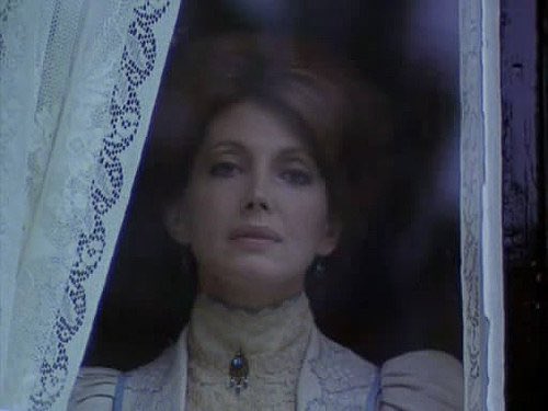 you can see these larger sleeves when we finally see present-day irene adler later in the episode. they haven't ballooned to 1830s size yet, but the signature puff sleeve is there.